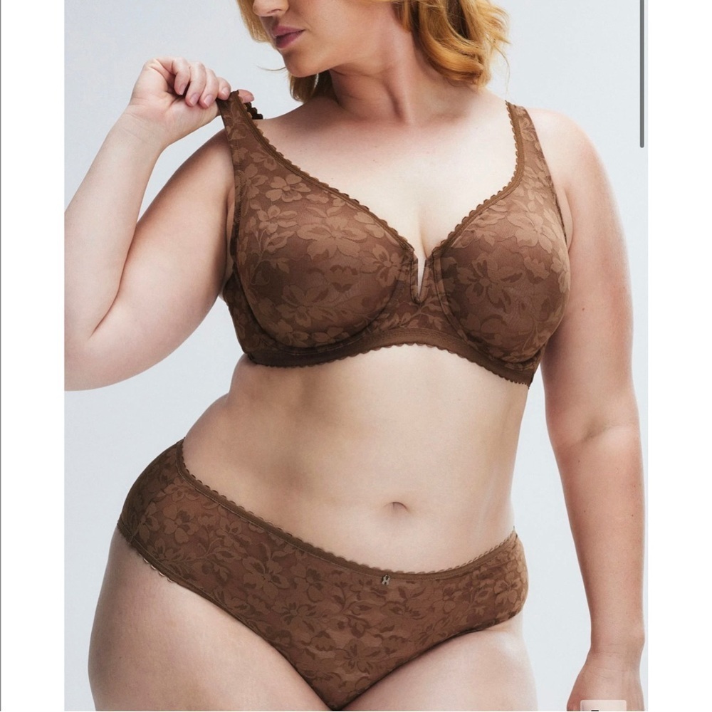 NWT FENTY SAVAGE LACE SET